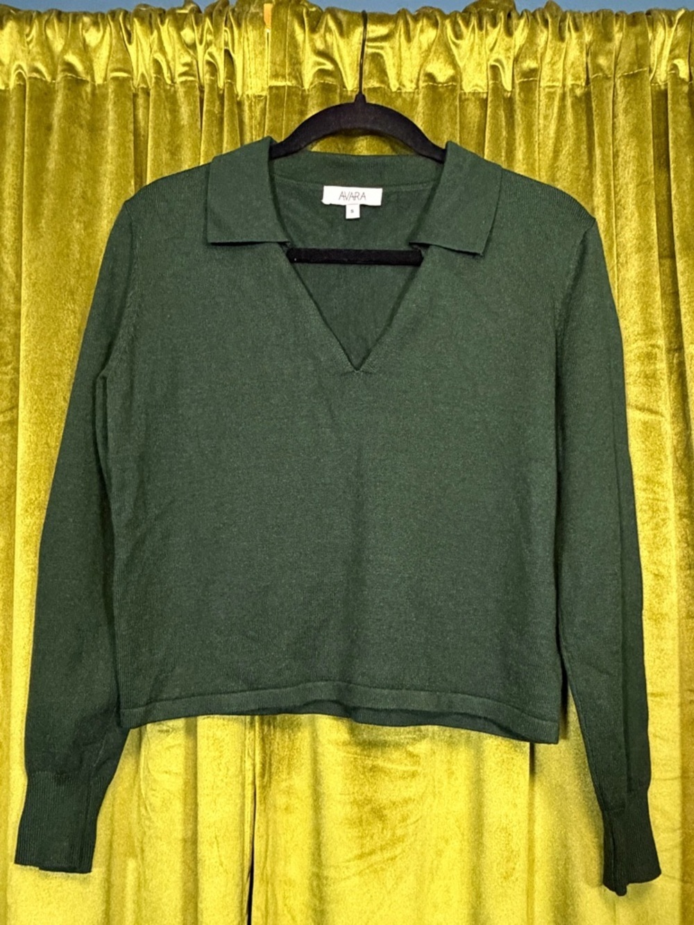 Avara Forest Green lightweight Collared V neck sweater. Size Small. Retail $58